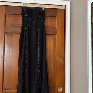 Nadine Black Beaded Sleeveless Formal Dress size 6